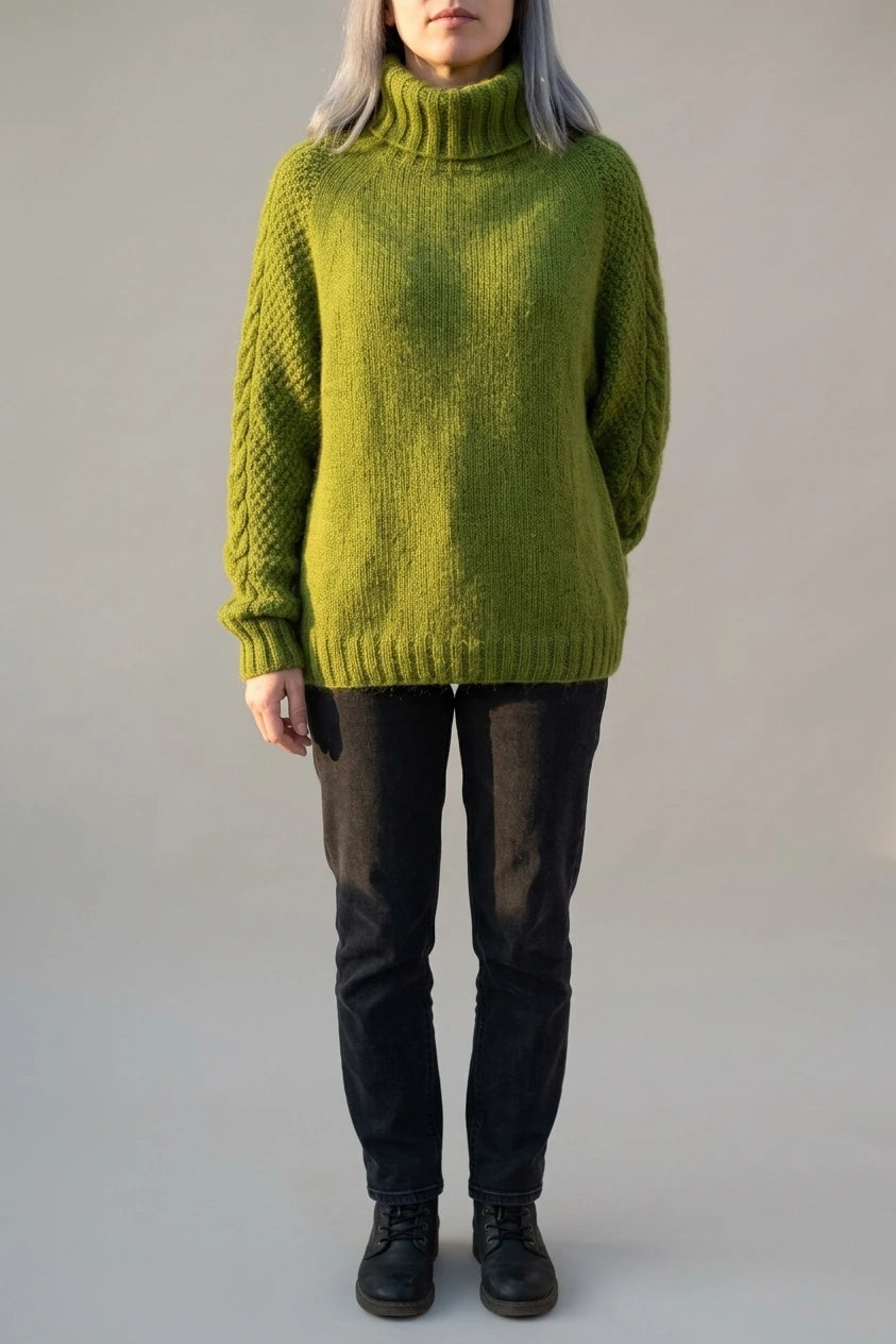 Women's Oversized Turtleneck Jumper with Ribbed Cuffs — variant_front