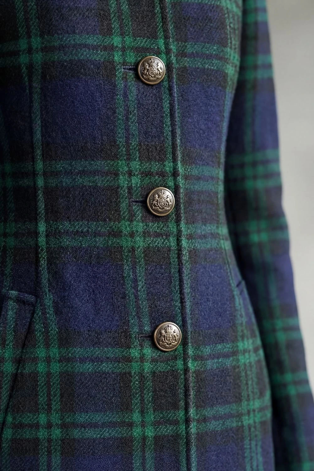 Rowleigh – Highland check silhouette – Wool blend coat — gallery_05.webp